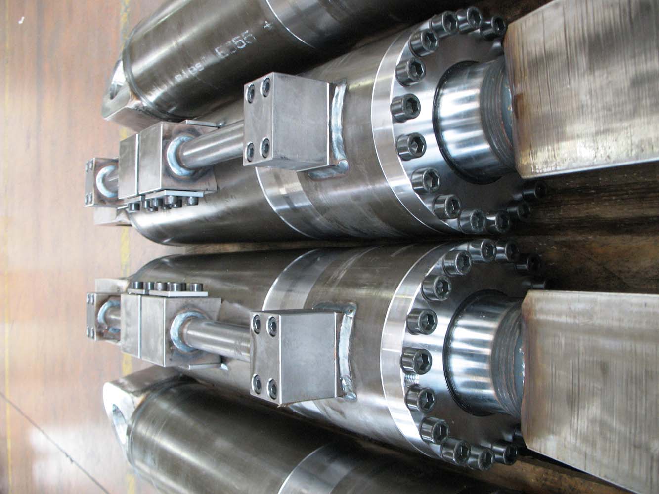 Produkte - Hydraulikzylinder: Doppelt Wirkende Zylinder